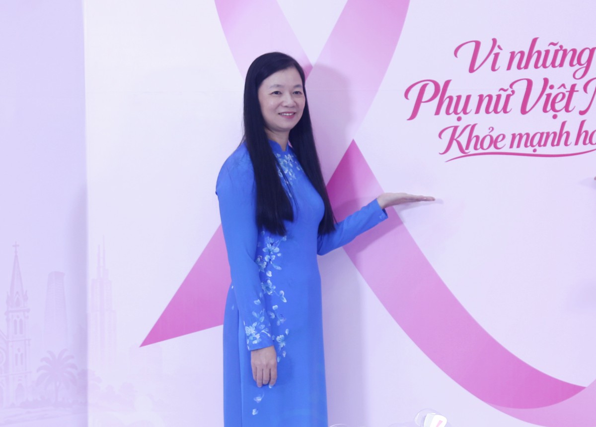 Ung thư vú: Những nỗi sợ cản bước phụ nữ đi khám sớm - Ảnh 2.