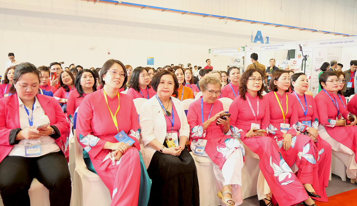 Giấc mơ "xanh" giữa không gian mạng: Điểm tựa nào cho nữ startup vươn xa? - Ảnh 5.