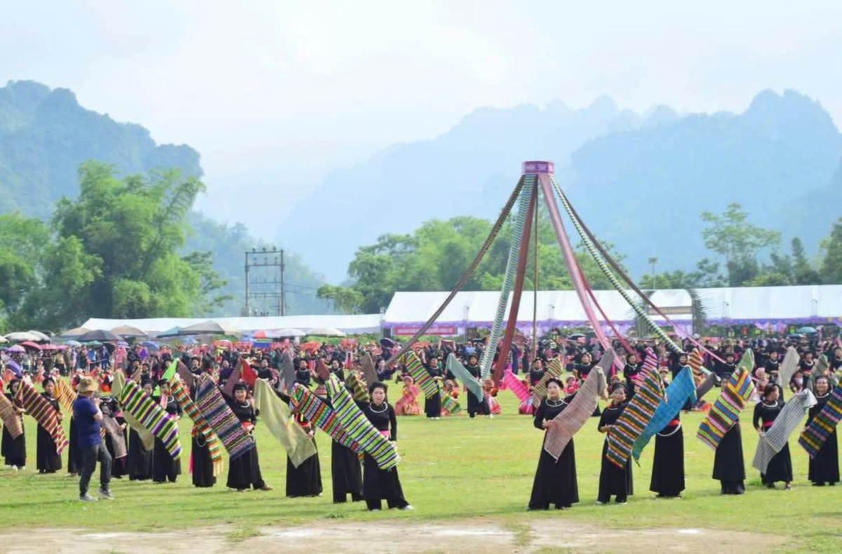 Phụ nữ Thượng Lâm (Tuyên Quang): "Nếp nhà sạch" mở đường cho du lịch- Ảnh 4.