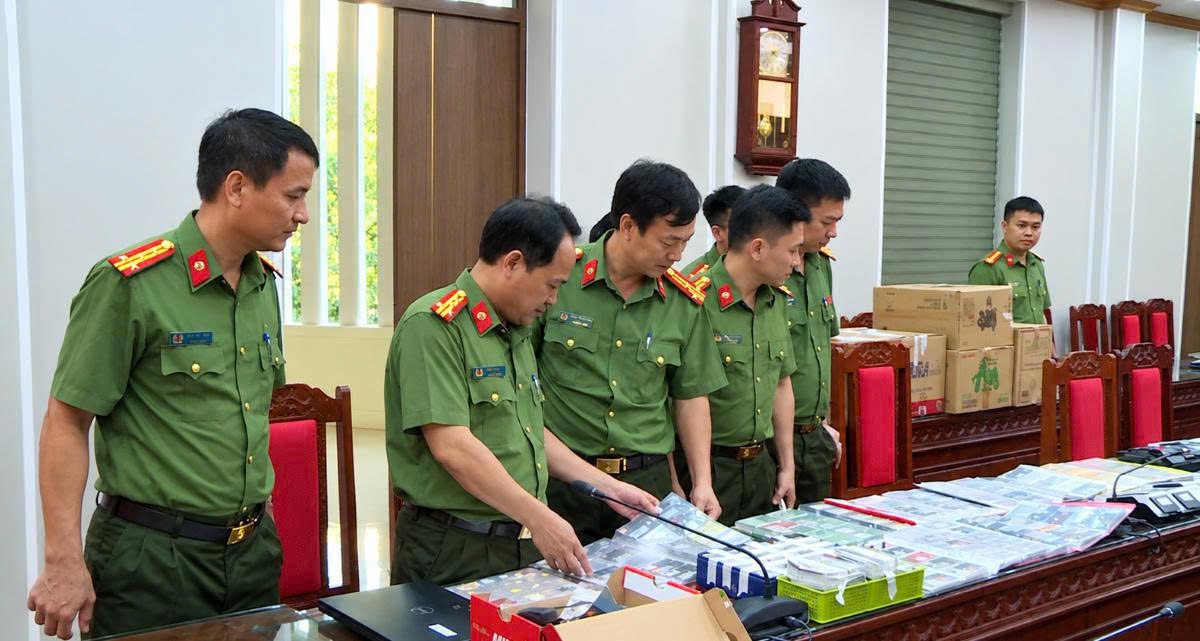 Giao dịch khống qua máy POS: Lỗ hổng nào bị lợi dụng? - Ảnh 1.