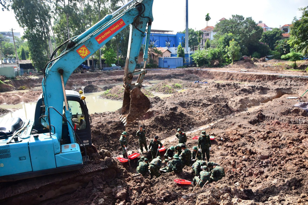 Ngày 24/10, phát hiện và quy tập thêm 10 hài cốt liệt sĩ tại Công viên Lê Thị Riêng- Ảnh 1.