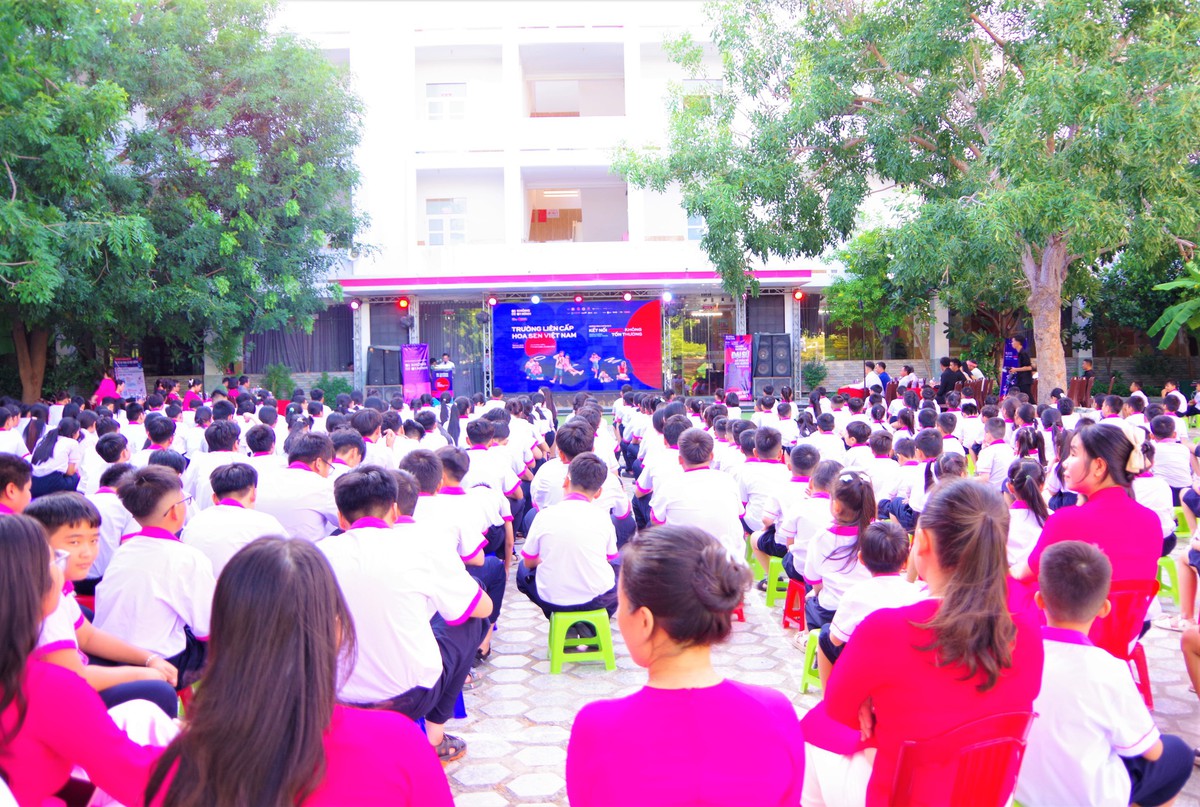 Khánh Hoà: Lan toả Chiến dịch “Không một mình” với thông điệp “Kết nối không tổn thương”- Ảnh 2.