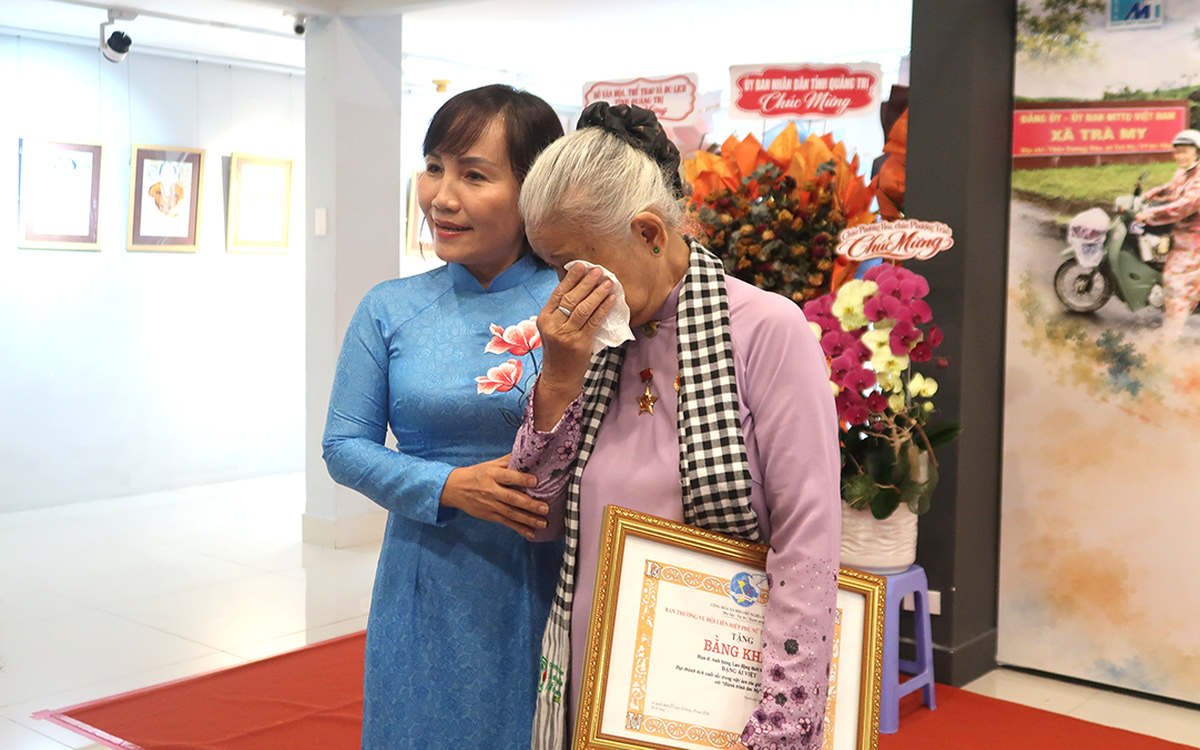 Hội LHPN TPHCM tri ân họa sĩ Đặng Ái Việt với “Hành trình tìm Mẹ”- Ảnh 1.