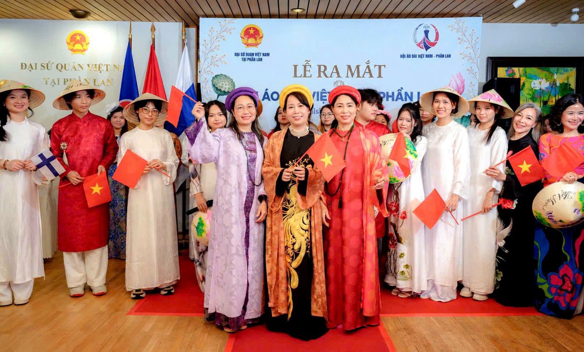 Ra mắt Hội Áo dài Việt Nam tại Phần Lan - Ảnh 1.