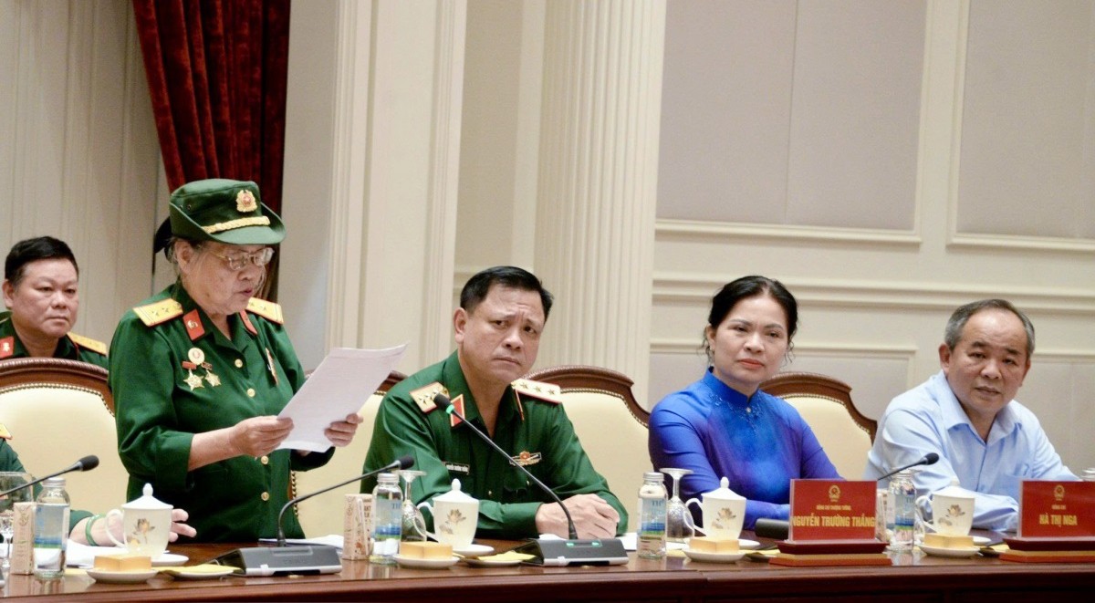 Tổng Bí thư, Chủ tịch nước Tô Lâm gặp mặt Đại đội nữ lái xe Trường Sơn - Ảnh 3.