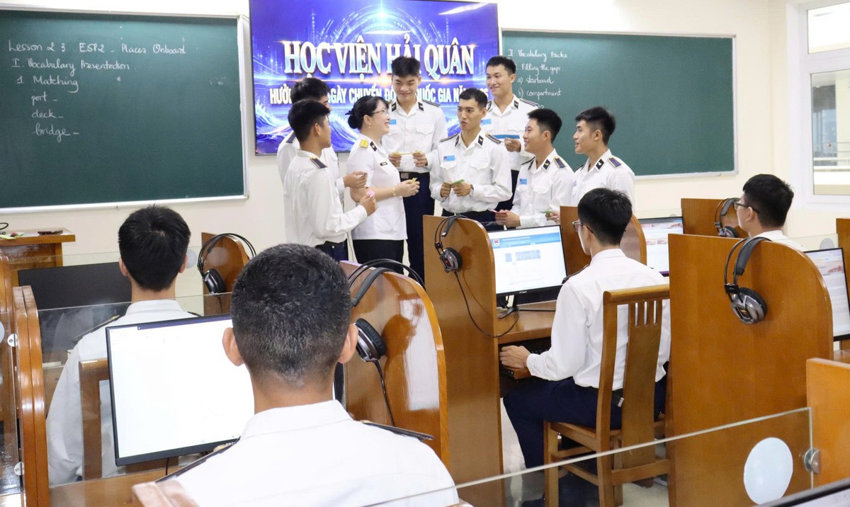 Nữ giảng viên Hải quân sáng tạo trong từng giờ dạy ngoại ngữ- Ảnh 3.