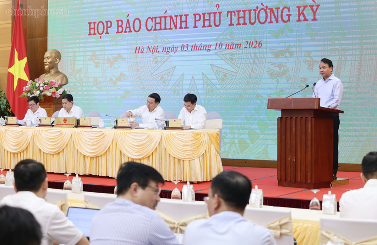 Thứ trưởng Bộ Y tế nêu giải pháp kiểm soát việc nâng giá thuốc, thiết bị y tế nhập khẩu- Ảnh 1.