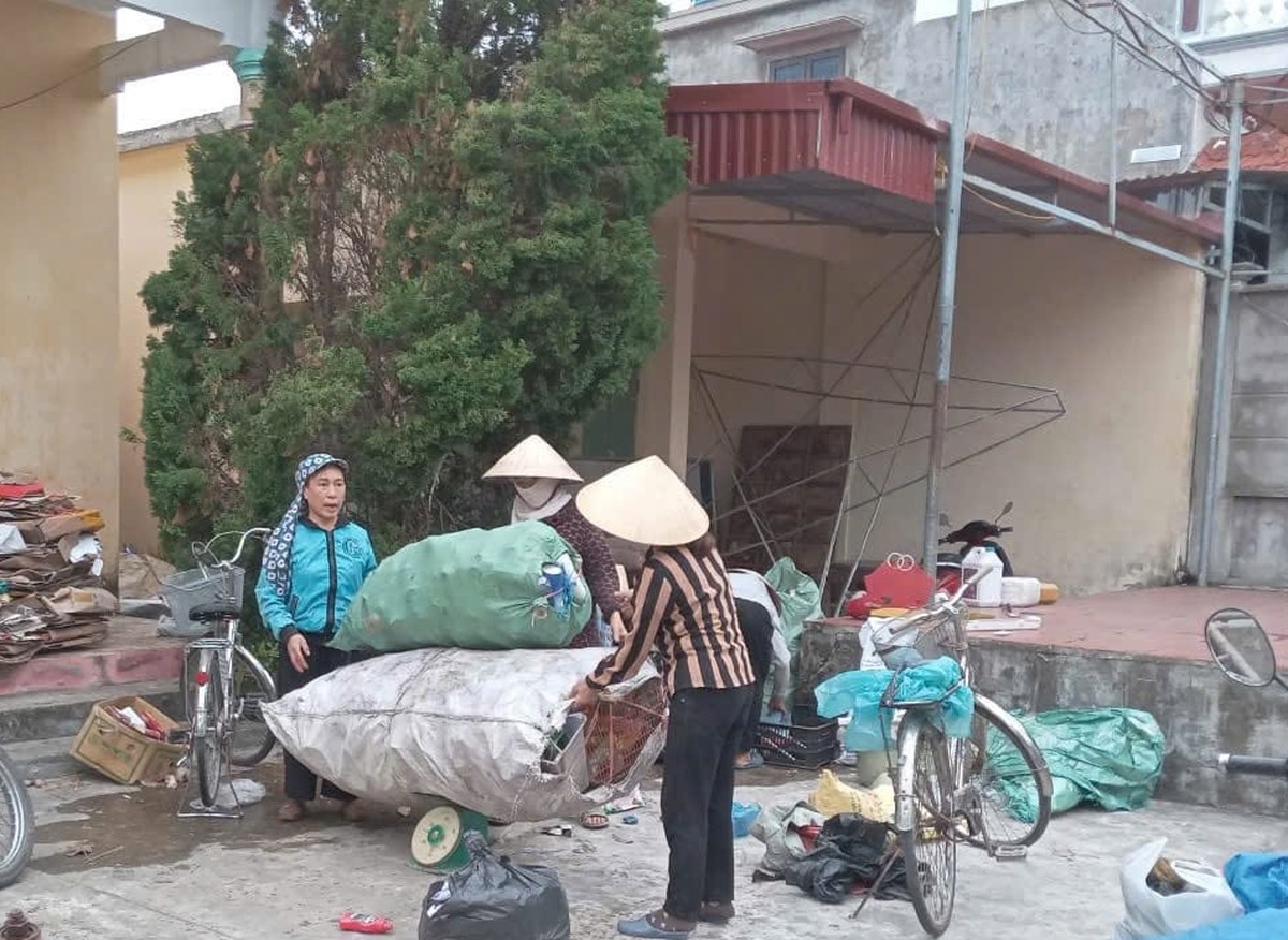 Phụ nữ Hưng Yên góp những việc nhỏ làm đẹp làng quê- Ảnh 2.