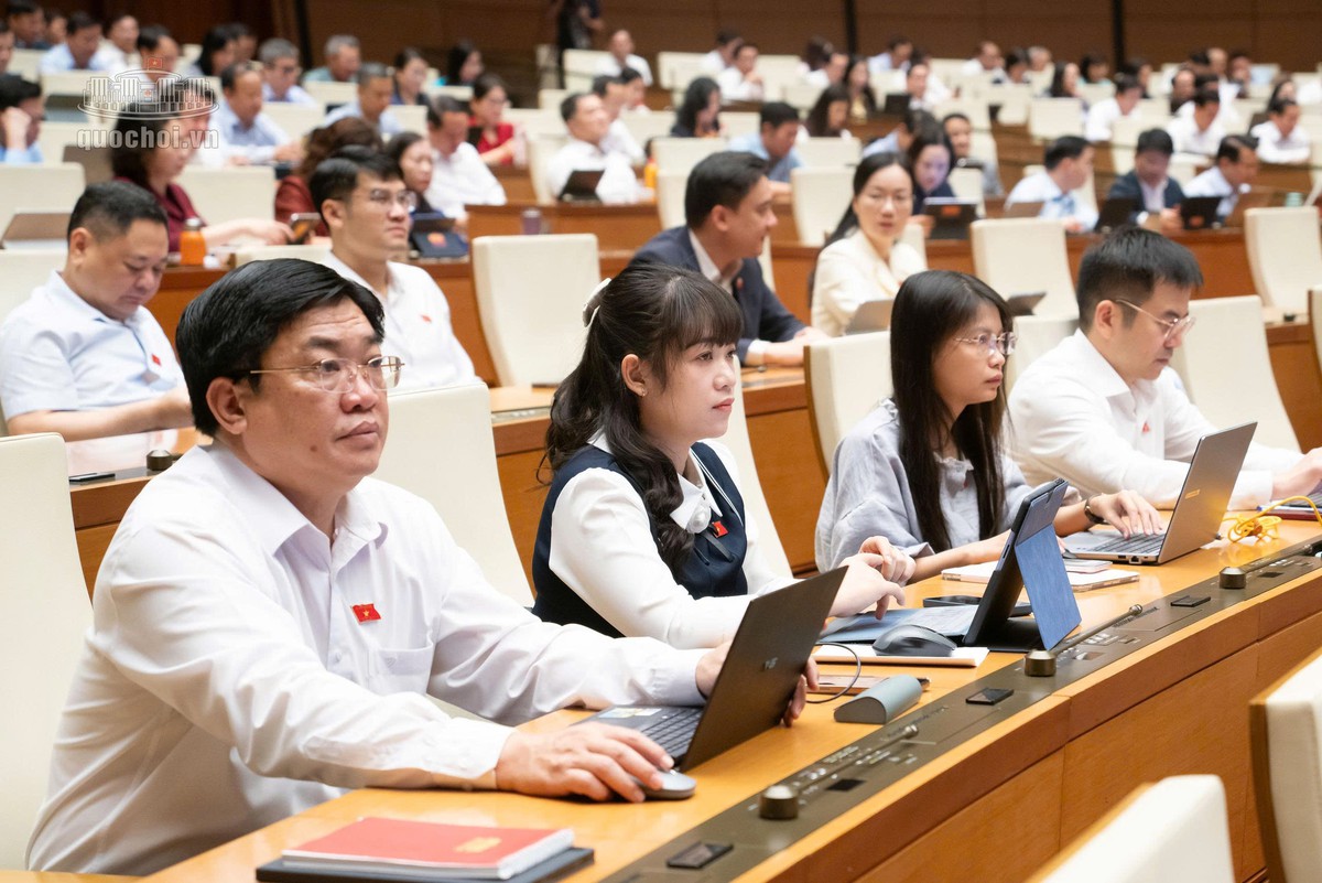 Phó thủ tướng: Sẽ giảm khoảng 2% giá bán lẻ điện đến hết tháng 3/2027 - Ảnh 1.