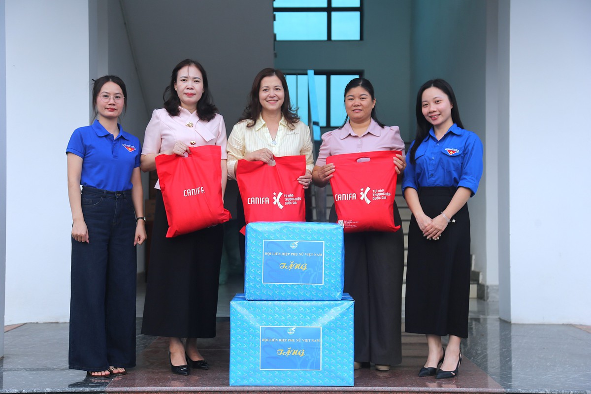 Đoàn Thanh niên Trung ương Hội LHPN Việt Nam trao 1.600 phần quà tại Hải Phòng - Ảnh 4.