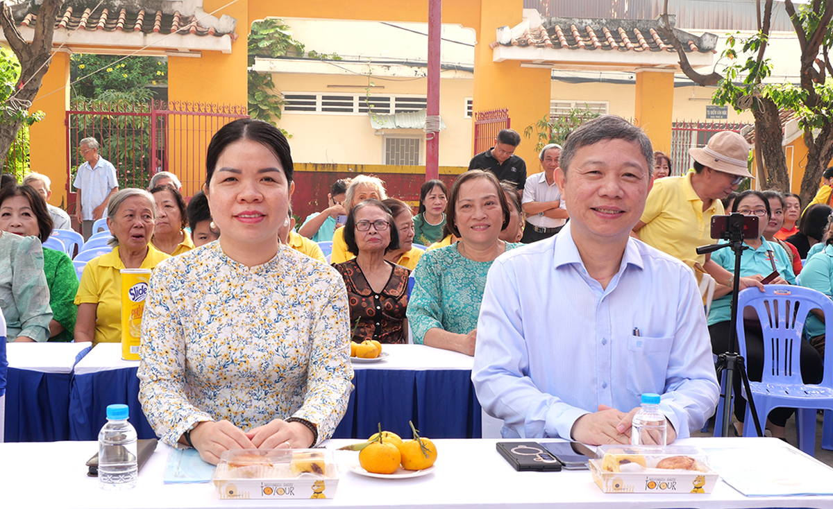 Chủ tịch Hội Liên hiệp Phụ nữ TPHCM dự Ngày hội Đại đoàn kết tại Khu phố 13 phường Bình Thạnh - Ảnh 2.