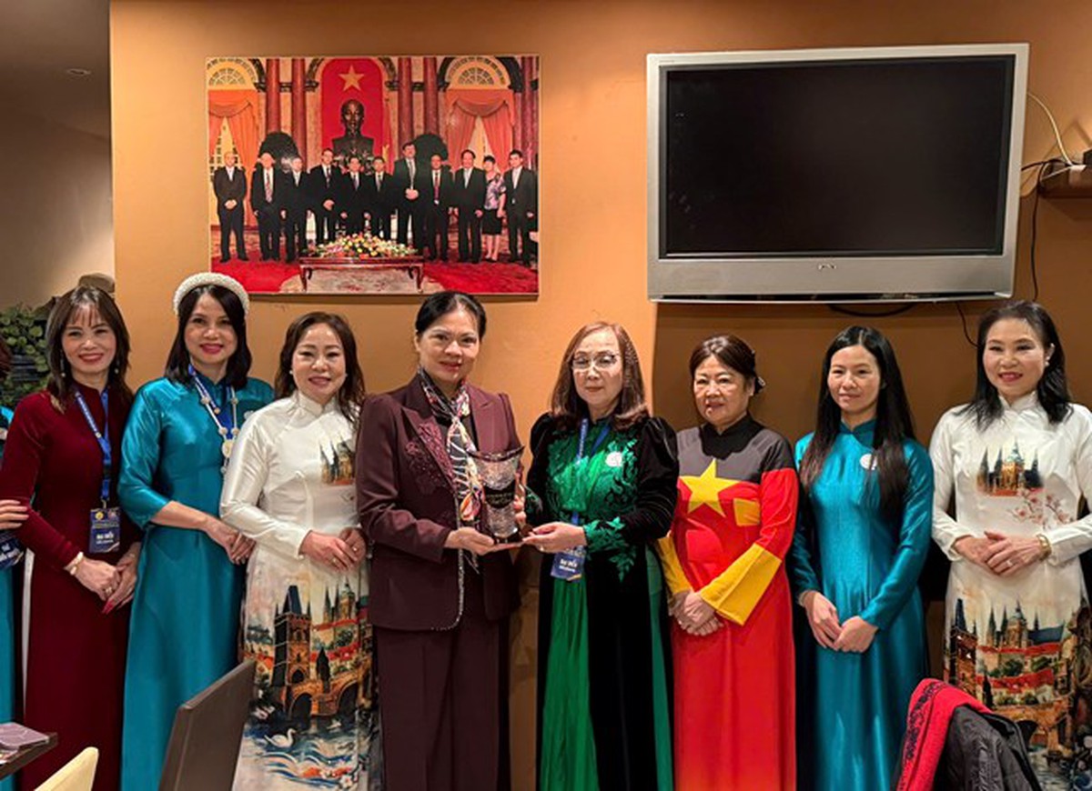 Phó Chủ tịch - Tổng Thư ký UBTƯ MTTQ Việt Nam Hà Thị Nga dự Ngày hội đại đoàn kết toàn dân tộc tại Cộng hòa Séc- Ảnh 6.