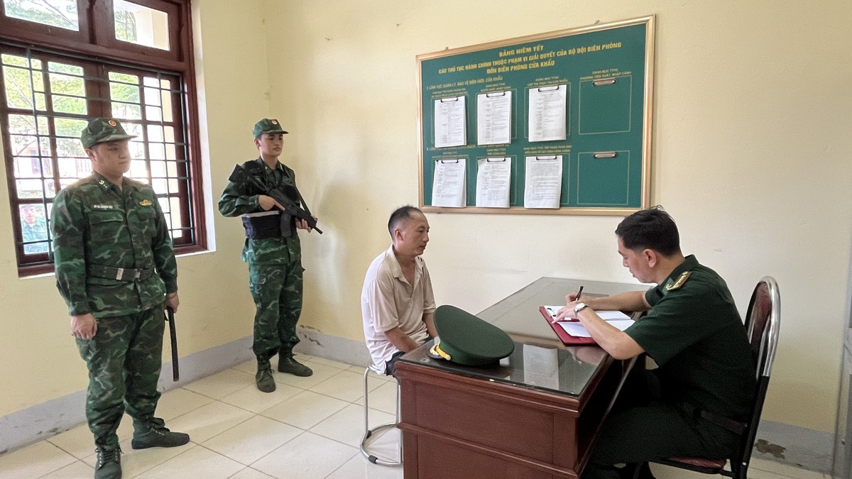 Đưa người phụ nữ vượt biên trái phép, 2 đối tượng bị Bộ đội Biên phòng bắt giữ- Ảnh 1.