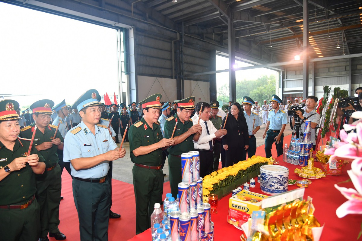 Quân khu 9 phối hợp vận chuyển 15.401 mẫu hài cốt liệt sĩ ra Hà Nội- Ảnh 1.