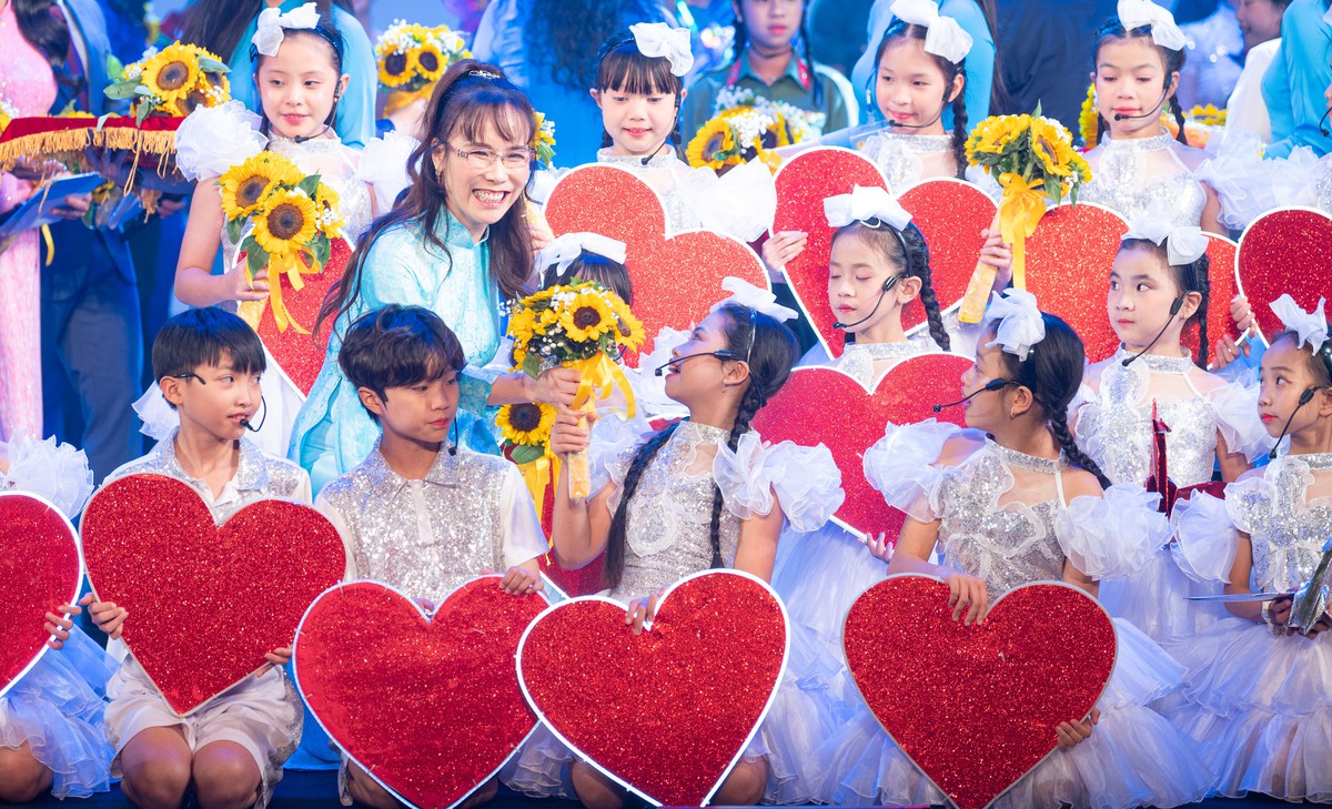 Bộ Công an và Hội Liên hiệp Phụ nữ Việt Nam “Kết nối yêu thương”, tiếp thêm hy vọng cho phụ nữ và trẻ em mắc bệnh hiểm nghèo - Ảnh 3.