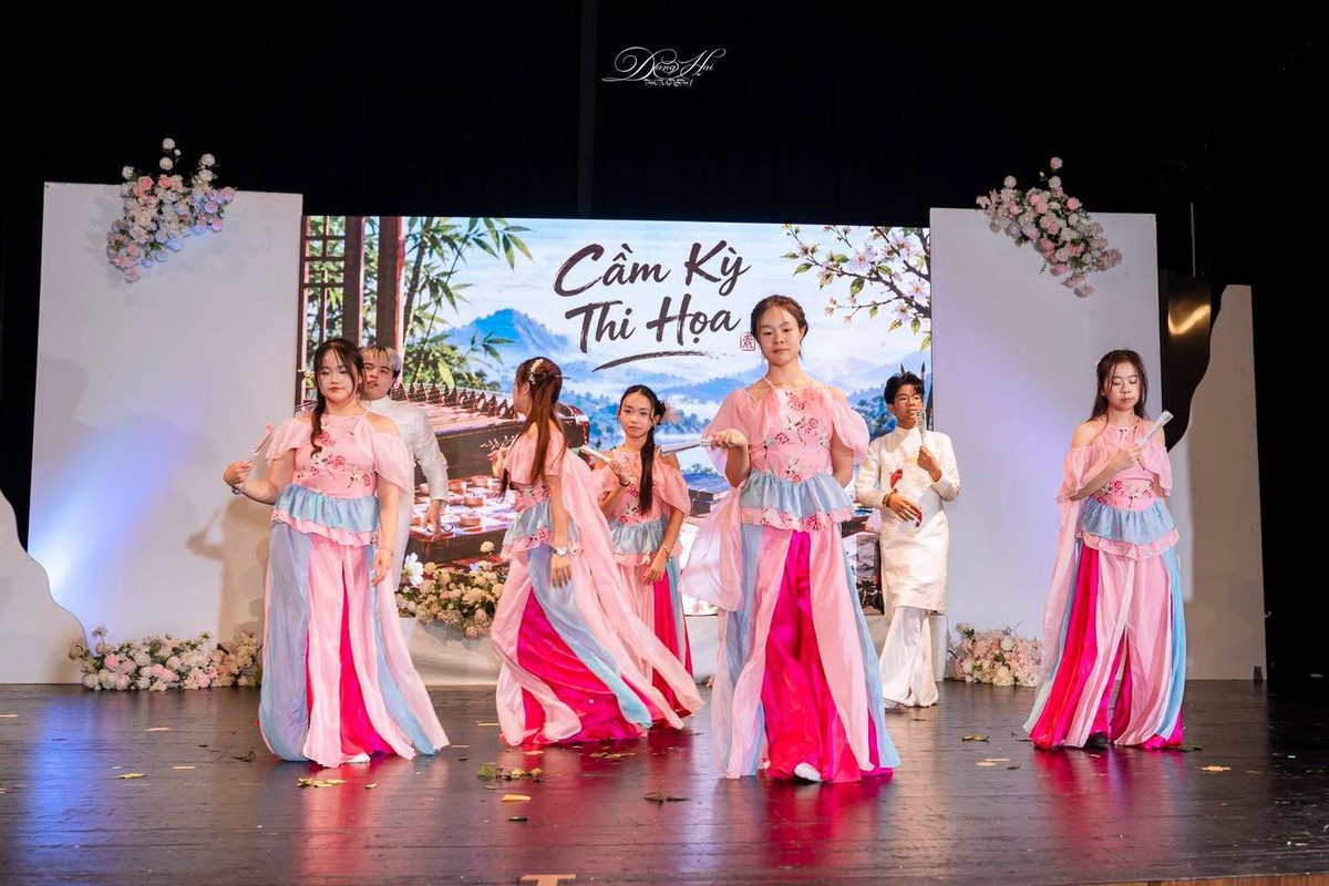 Ấm áp ngày hội Phụ nữ Việt Nam 20/10 tại thành phố Cheb - Ảnh 3.