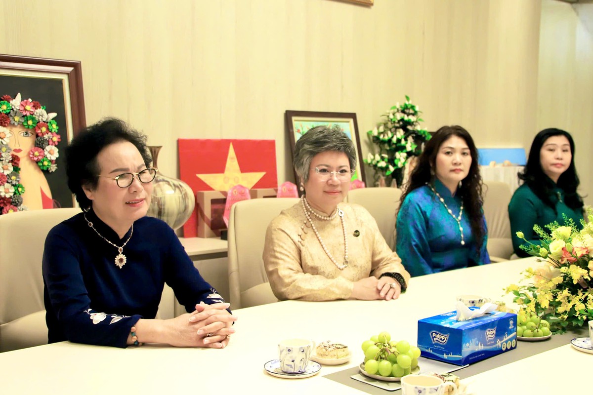 Chủ tịch Hội LHPN Việt Nam Lê Thị Thủy chúc mừng Hiệp hội Nữ doanh nhân Việt Nam - Ảnh 2.