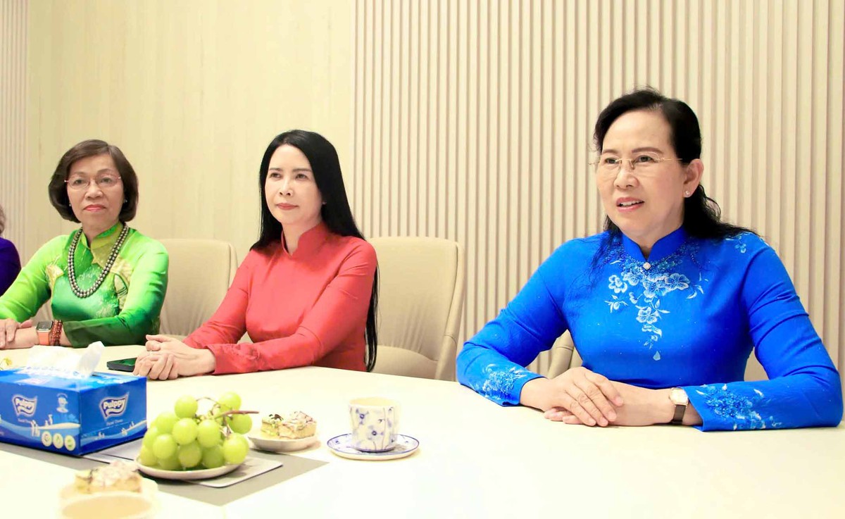 Chủ tịch Hội LHPN Việt Nam Lê Thị Thủy chúc mừng Hiệp hội Nữ doanh nhân Việt Nam - Ảnh 1.