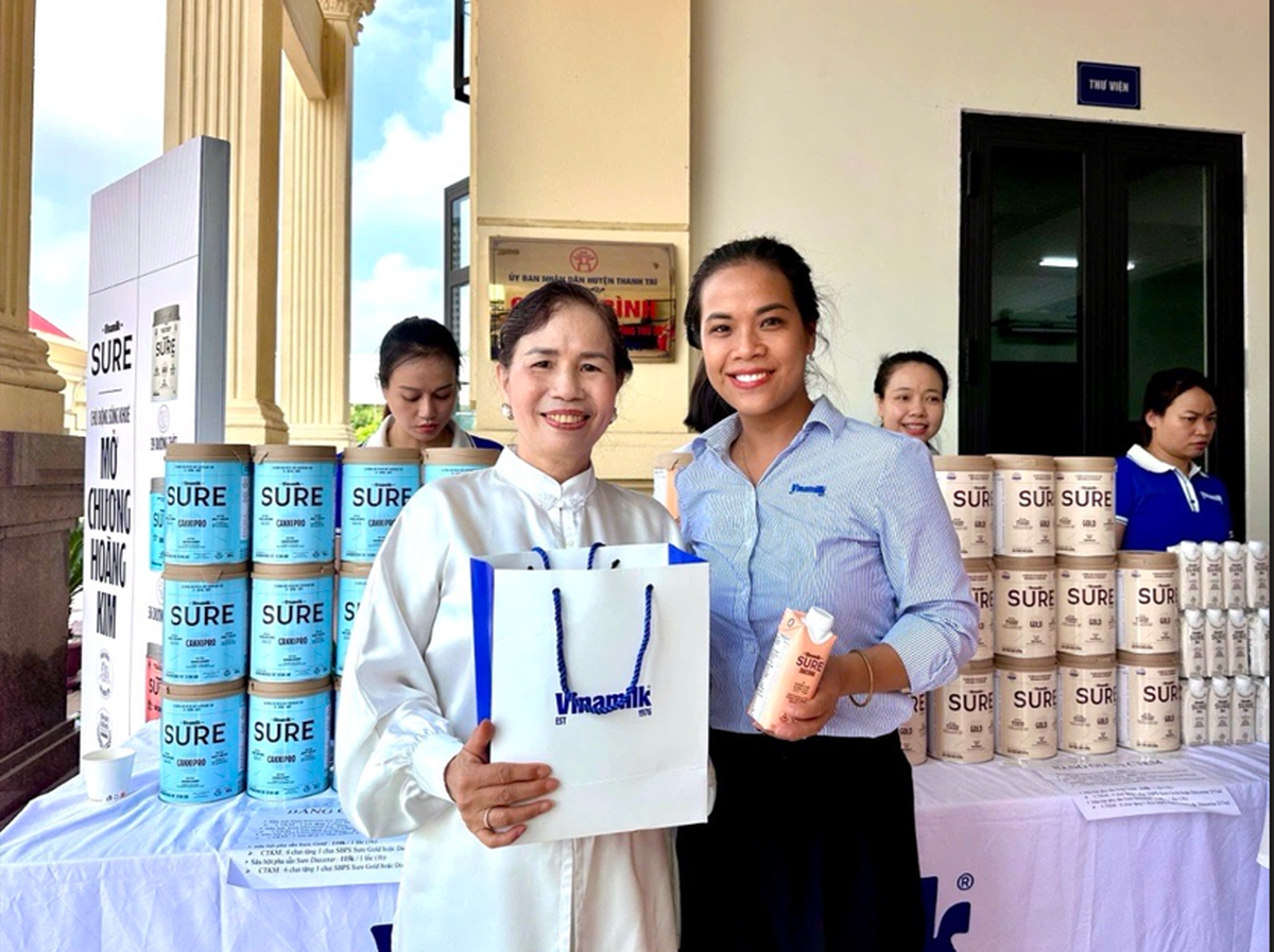 Lan tỏa yêu thương: Vinamilk đồng hành cùng người cao tuổi cả nước - Ảnh 3.