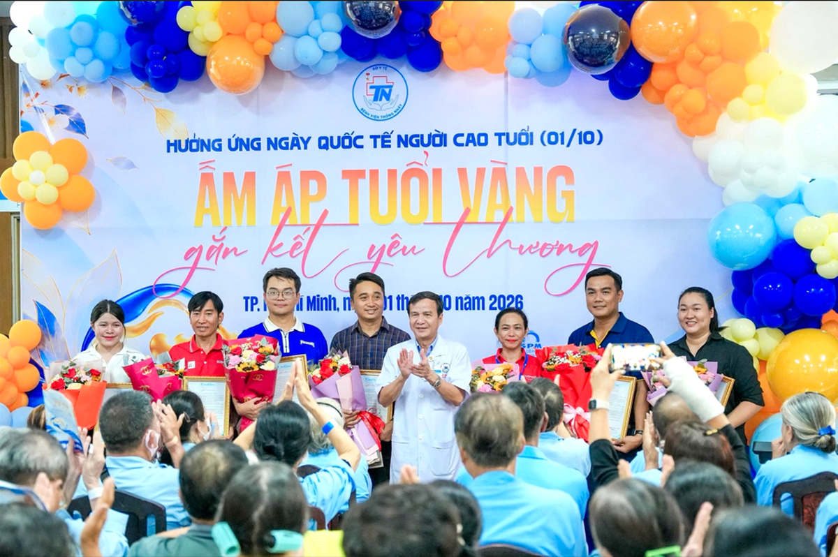 Lan tỏa yêu thương: Vinamilk đồng hành cùng người cao tuổi cả nước - Ảnh 6.