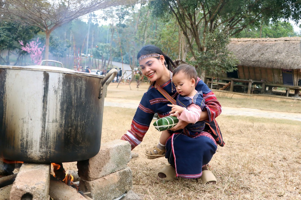 Chuỗi hoạt động đặc sắc chào Xuân tại Làng Văn hóa - Du lịch các dân tộc Việt Nam- Ảnh 2.