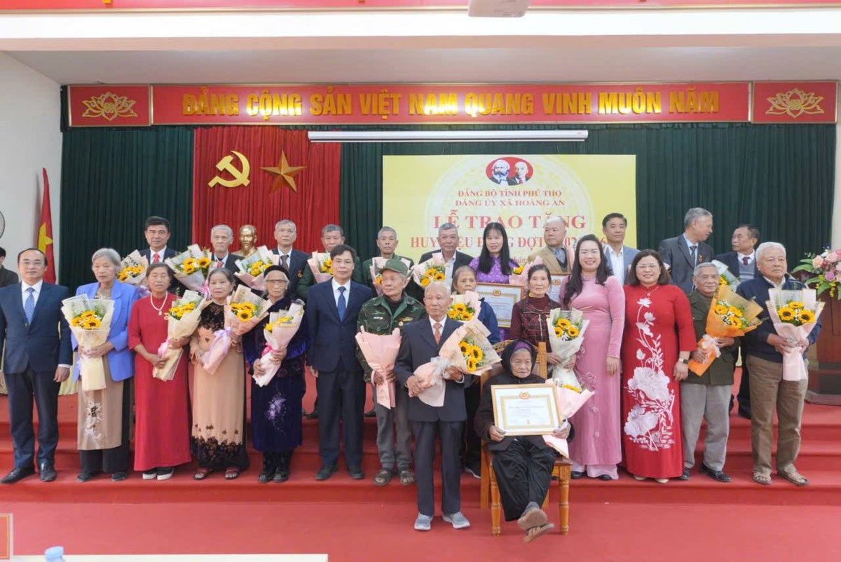 Quan tâm, chăm lo đời sống vật chất, tinh thần cho các Đảng viên cao tuổi- Ảnh 4.