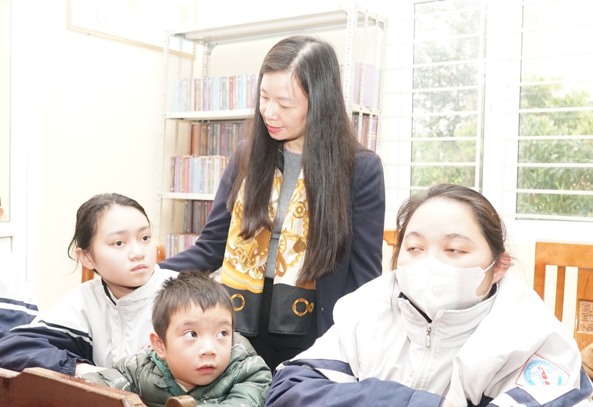 Hội LHPN Việt Nam trao "Tết yêu thương" tới trẻ mồ côi, phụ nữ khó khăn của tỉnh Thanh Hóa- Ảnh 2.