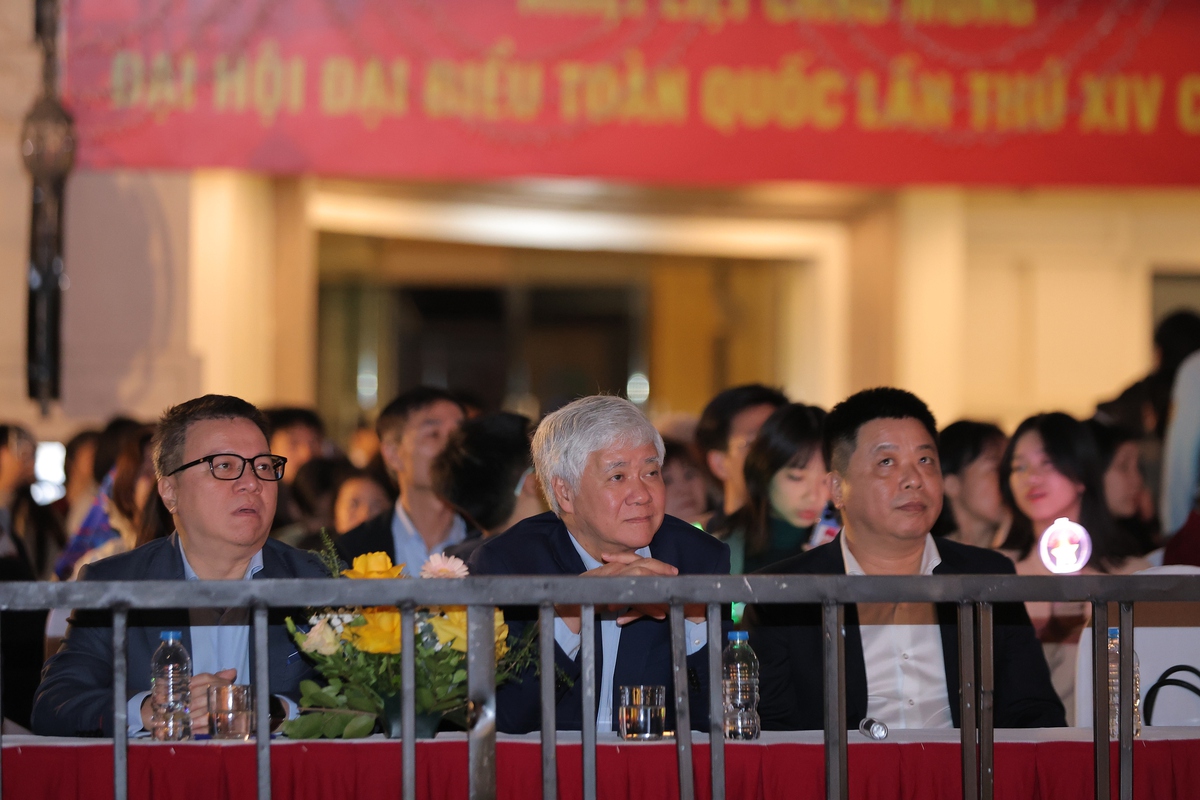 Ủy viên Bộ Chính trị, Phó Chủ tịch Thường trực Quốc hội Đỗ Văn Chiến tham dự chương trình Ủy viên Bộ Chính trị, Phó Chủ tịch Thường trực Quốc hội Đỗ Văn Chiến tham dự chương trình