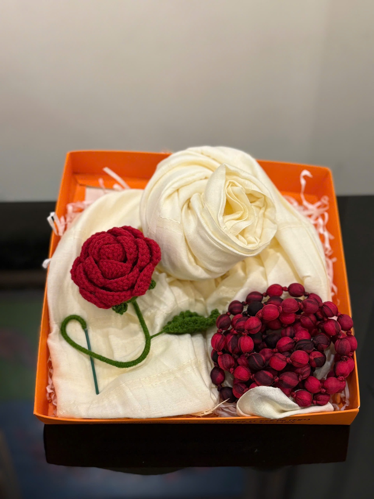 Các món quà thủ công do nghệ nhân của Quà tặng Craft & Decor chế tác dành riêng cho năm 2026