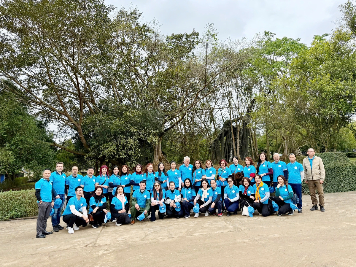 Đoàn thiện nguyện thăm Khu di tích Tân Trào