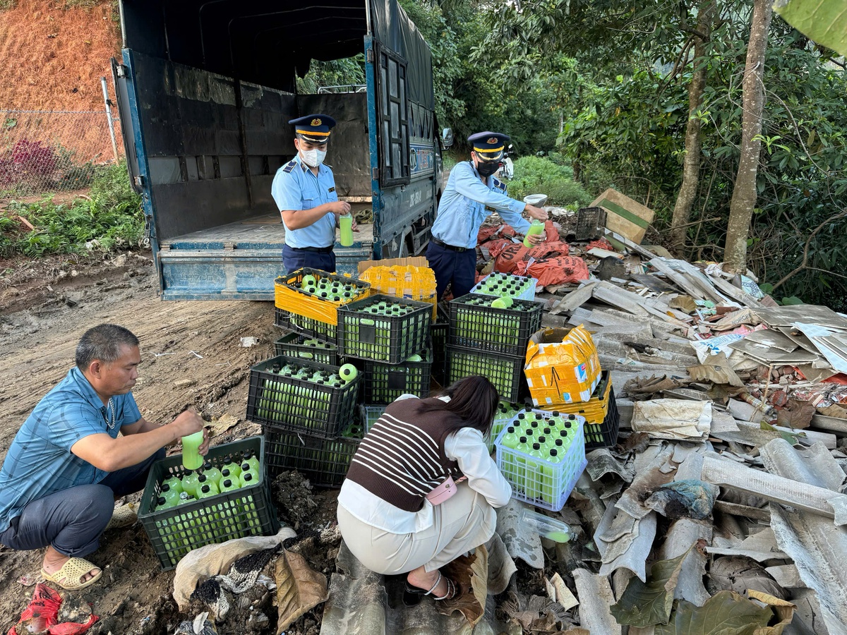 Tăng cường kiểm soát giá, ổn định thị trường dịp Tết Nguyên đán 2026- Ảnh 1. Tăng cường kiểm soát giá, ổn định thị trường dịp Tết Nguyên đán 2026- Ảnh 1.