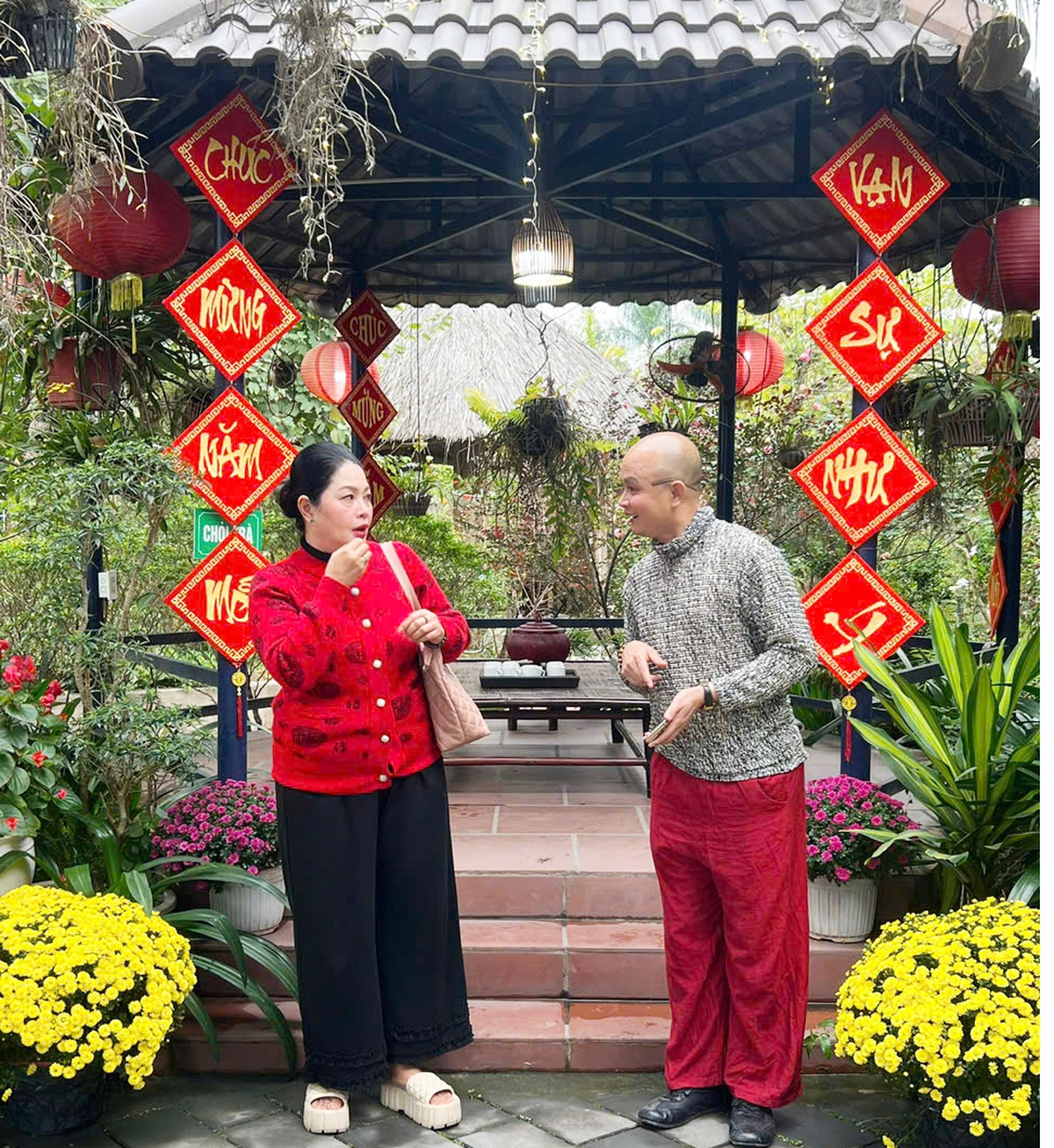 Nghệ sĩ Thanh Tú và Xuân Nghĩa trong một cảnh quay phim "Ngôi nhà mơ ước"