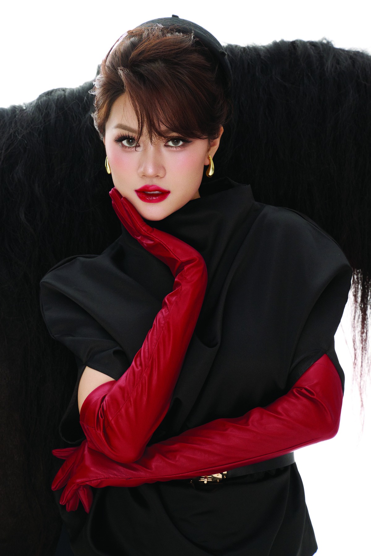 Miss Photo Vũ Hương Giang cá tính trong bộ ảnh chào Xuân Bính Ngọ- Ảnh 2.