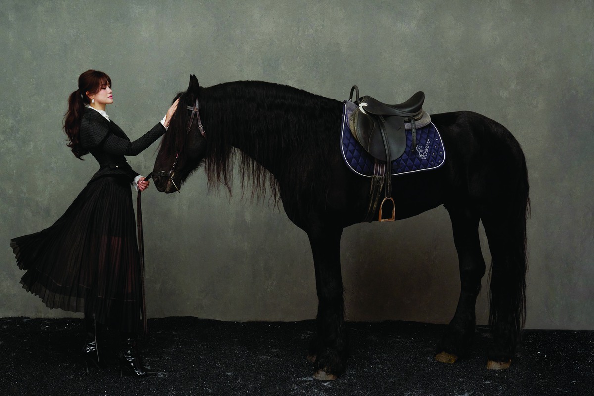 Miss Photo Vũ Hương Giang cá tính trong bộ ảnh chào Xuân Bính Ngọ- Ảnh 1.