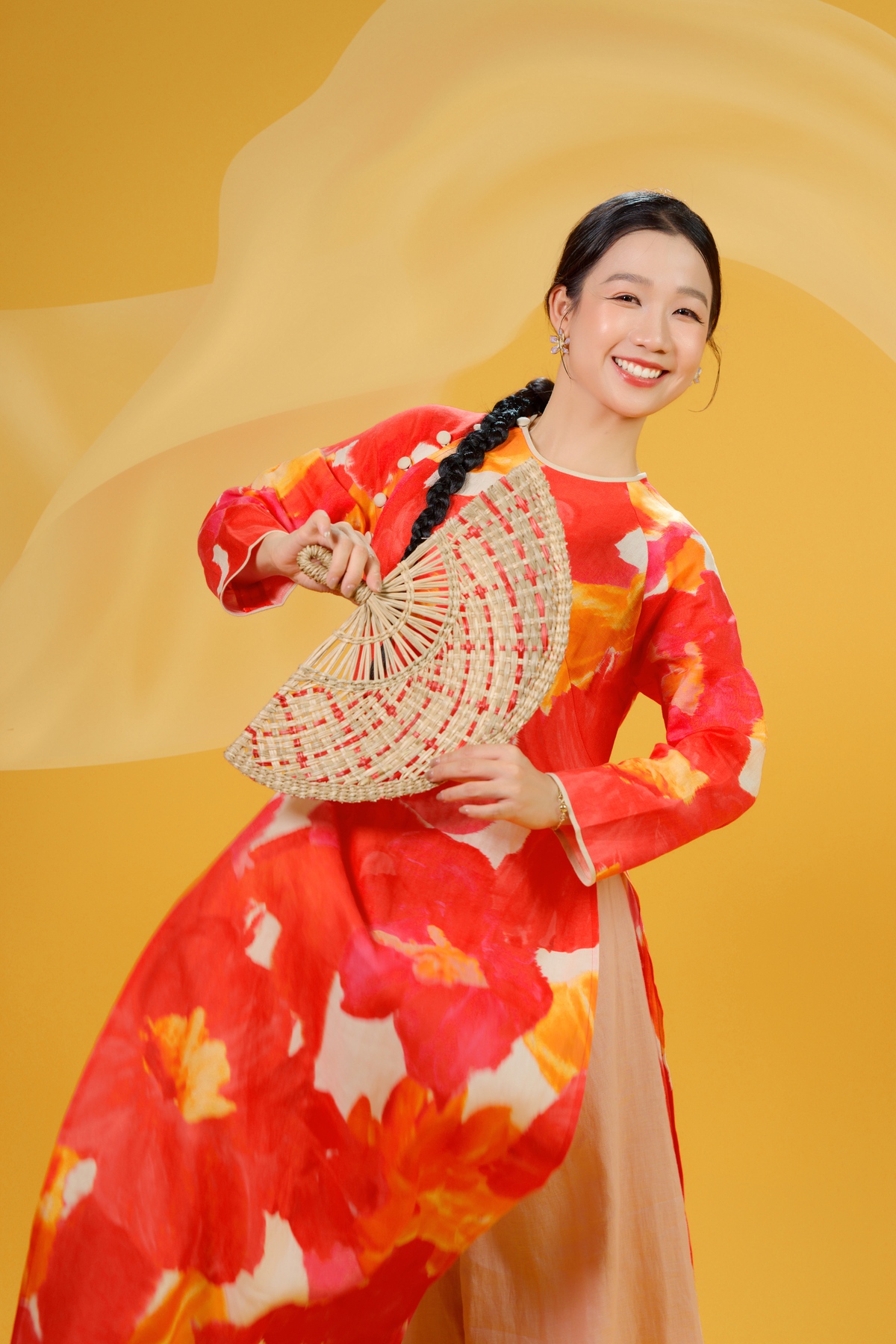 Vũ khúc free style áo dài mùa Xuân- Ảnh 1. Vũ khúc free style áo dài mùa Xuân- Ảnh 1.