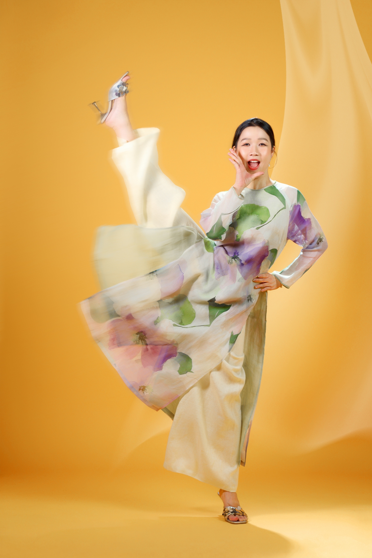 Vũ khúc free style áo dài mùa Xuân- Ảnh 5. Vũ khúc free style áo dài mùa Xuân- Ảnh 5.