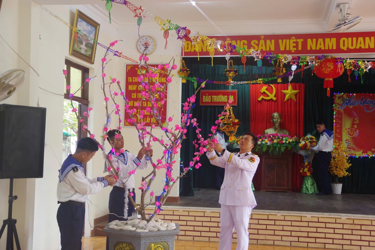 Ngày cuối năm nhiều cảm xúc ở Trường Sa- Ảnh 5. Ngày cuối năm nhiều cảm xúc ở Trường Sa- Ảnh 5.