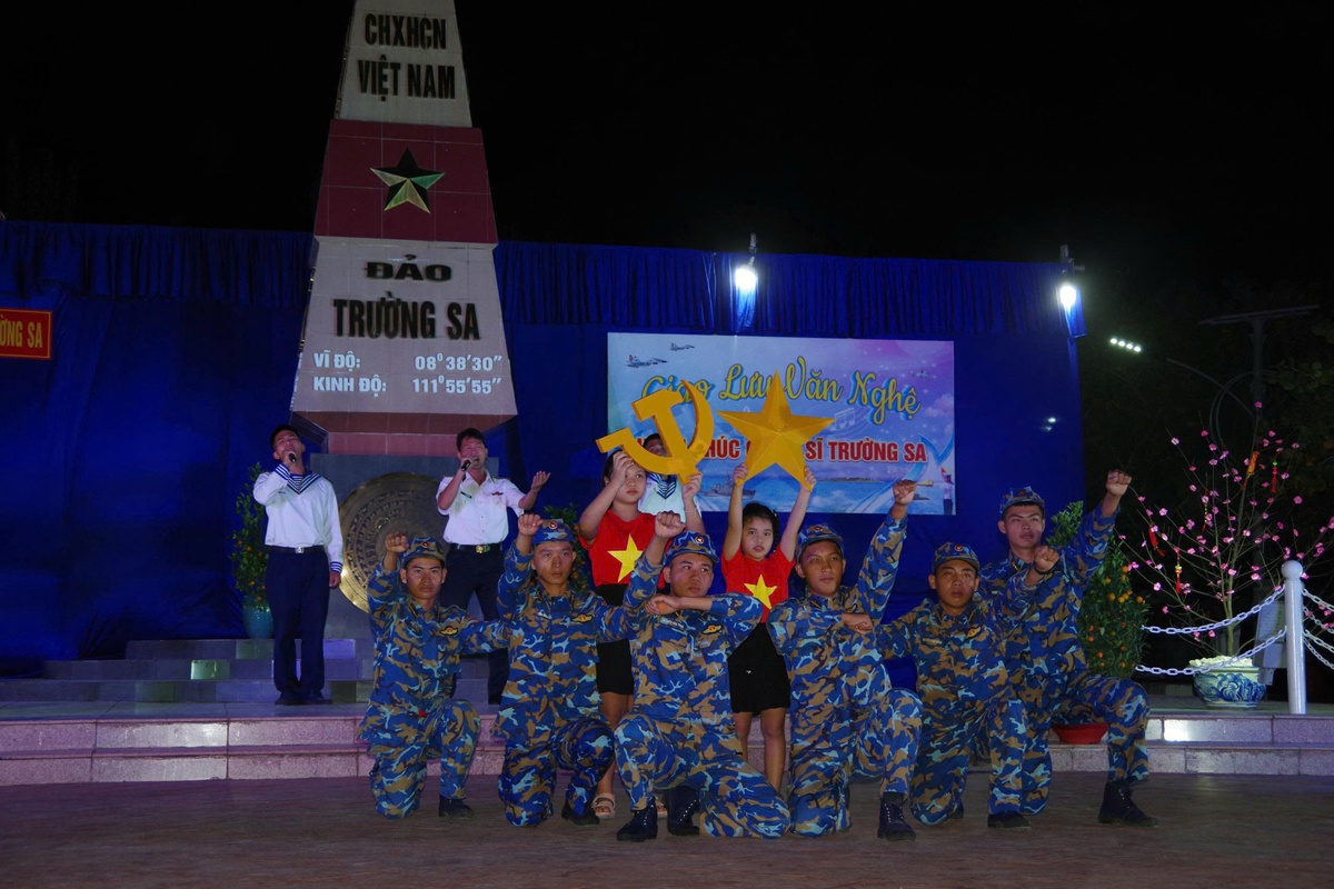 Ngày cuối năm nhiều cảm xúc ở Trường Sa- Ảnh 6. Ngày cuối năm nhiều cảm xúc ở Trường Sa- Ảnh 6.