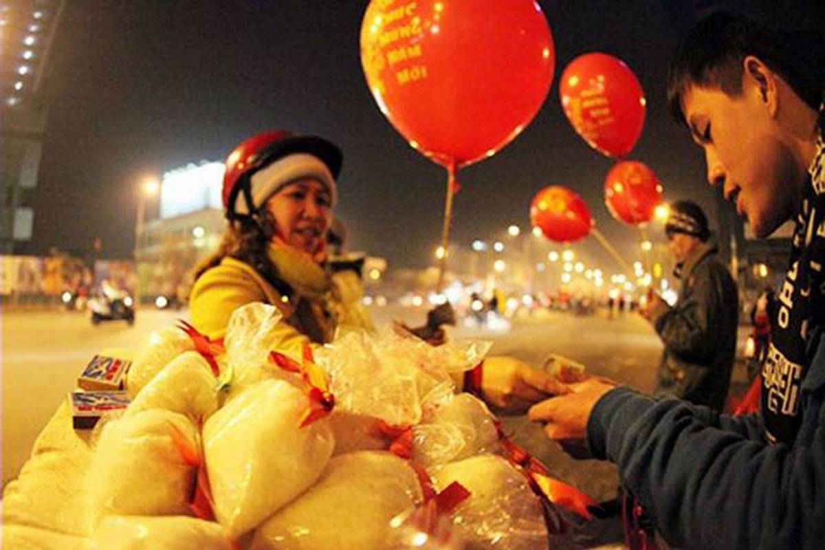 Đầu Xuân đi lễ chùa, xin chữ, mua muối gửi gắm ước vọng năm mới- Ảnh 7. Đầu Xuân đi lễ chùa, xin chữ, mua muối gửi gắm ước vọng năm mới- Ảnh 7.