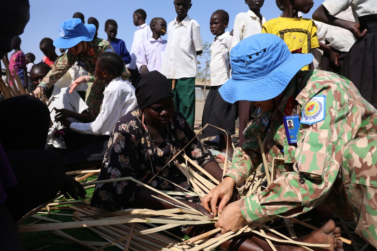 Tết yêu thương ở Bentiu của bác sĩ "mũ nồi xanh" Việt Nam- Ảnh 7.