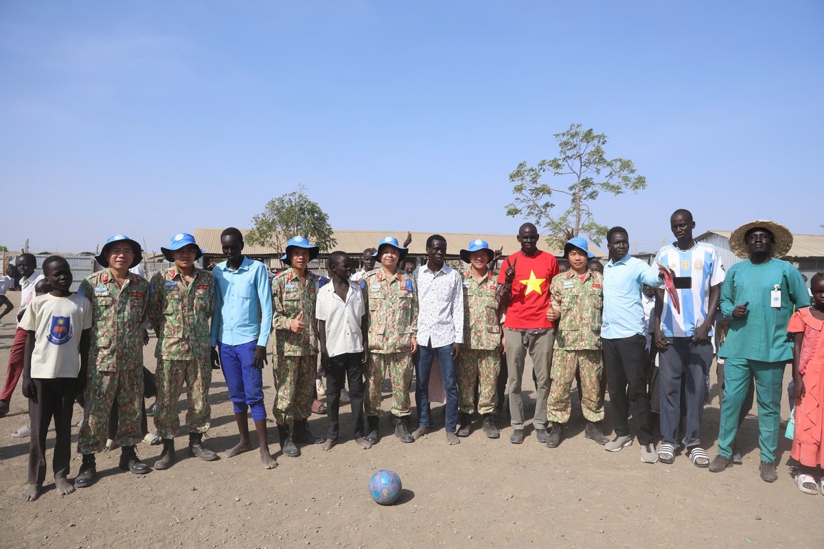 Tết yêu thương ở Bentiu của bác sĩ "mũ nồi xanh" Việt Nam- Ảnh 9.