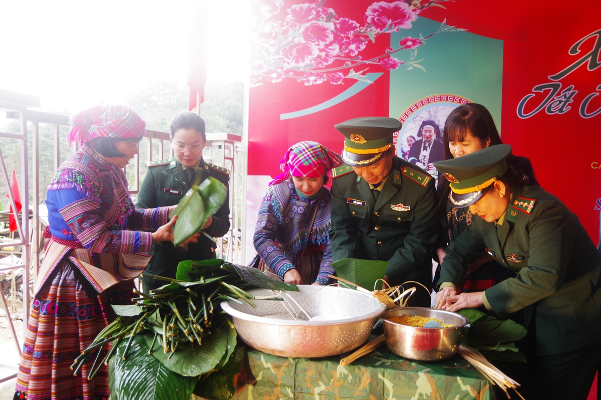 "Xuân biên cương - Tết thắm tình quân dân" ở Lào Cai- Ảnh 3.