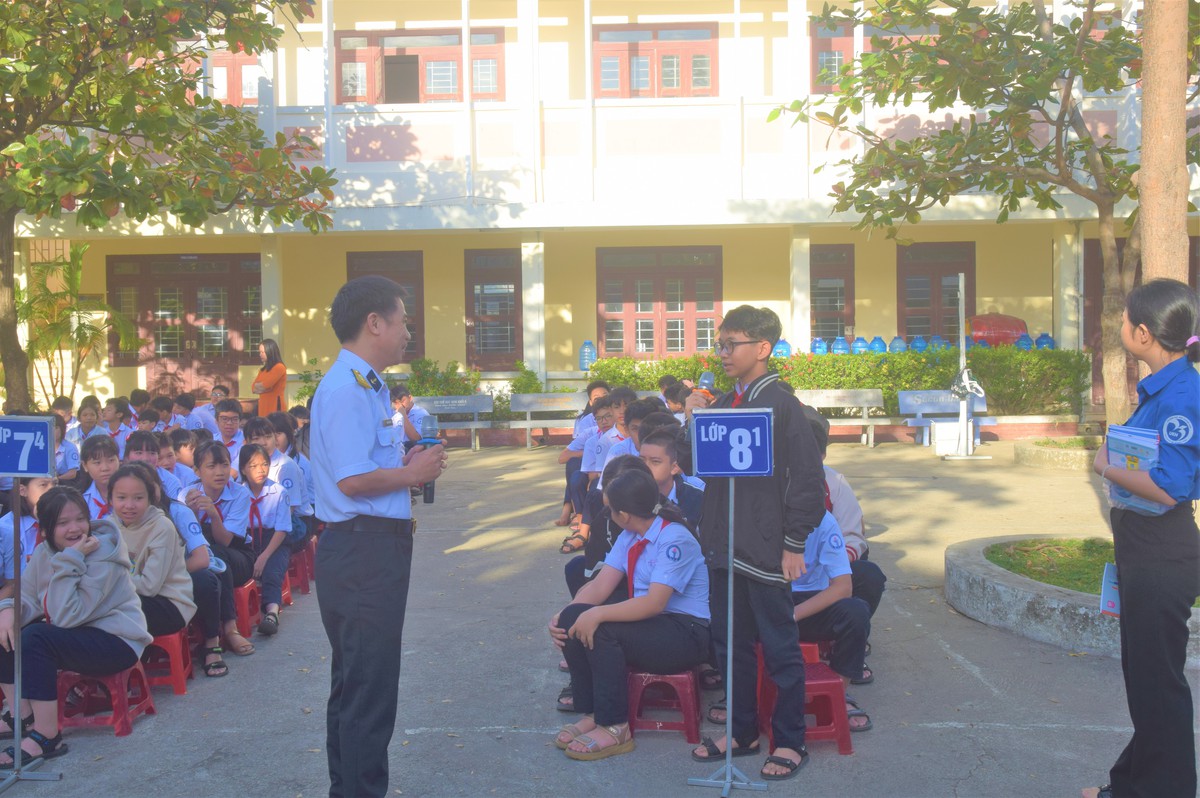 Giáo dục truyền thống cách mạng cho học sinh- Ảnh 2.