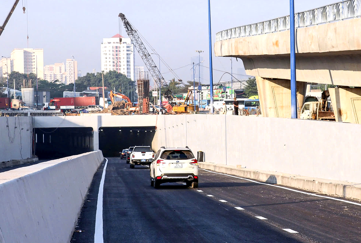 TPHCM: Thông xe hầm chui nút giao An Phú- Ảnh 1. TPHCM: Thông xe hầm chui nút giao An Phú- Ảnh 1.