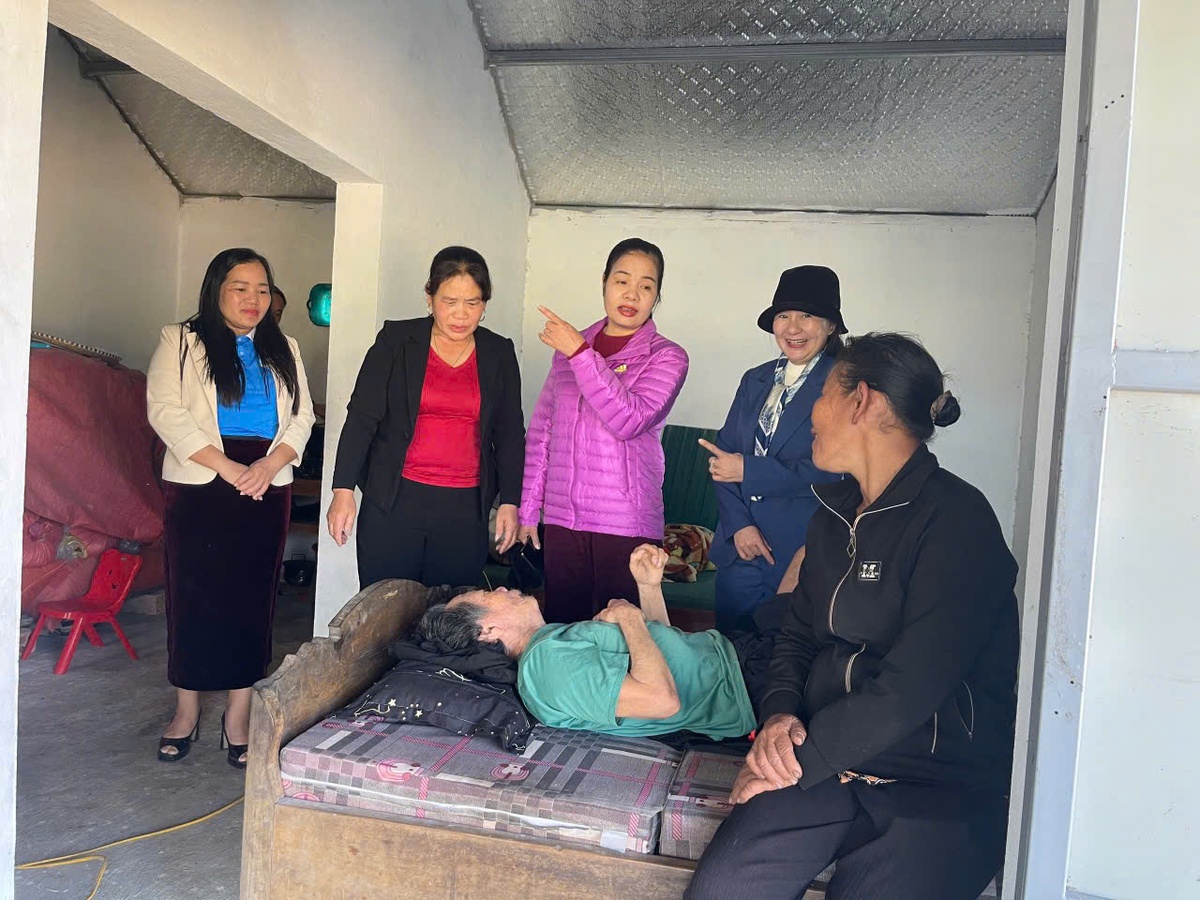 Hội LHPN Hà Tĩnh: Nhiều cách làm hay mang Tết ấm đến trẻ mồ côi và phụ nữ nghèo- Ảnh 4.