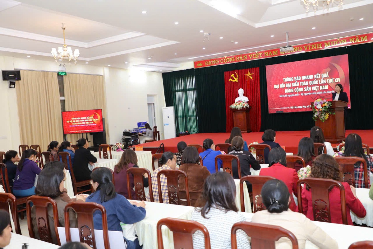 Quang cảnh hội nghị thông báo nhanh kết quả Đại hội đại biểu toàn quốc lần thứ XIV của Đảng do Hội LHPN tỉnh Ninh Bình tổ chức