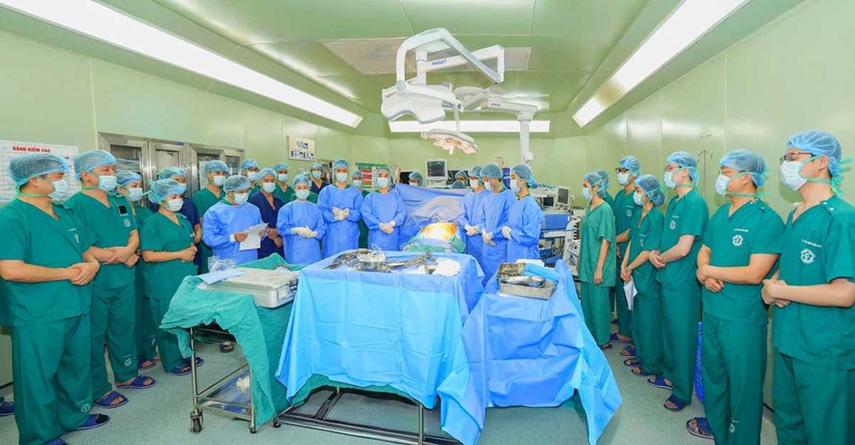 Trái tim từ Bắc vào Nam hồi sinh sự sống cho bệnh nhi- Ảnh 2.