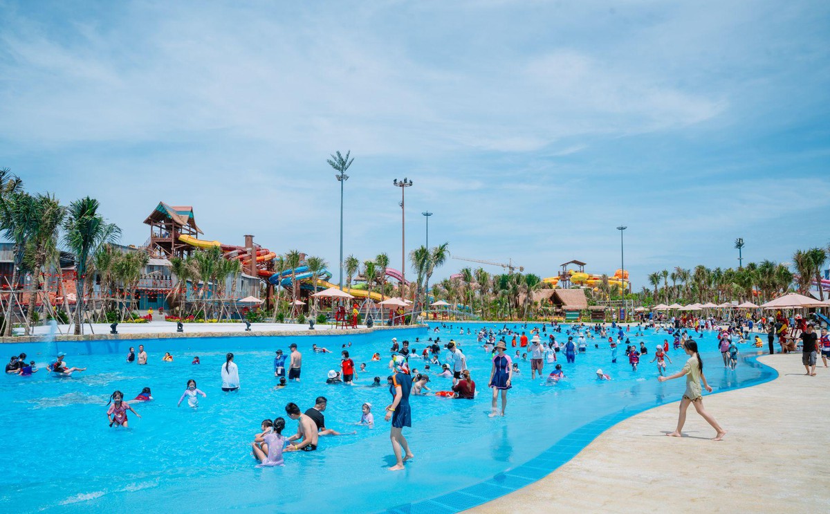 Du lịch Tết Bính Ngọ 2026: Những kỷ lục vô tiền khoáng hậu và những con số ấn tượng- Ảnh 9. Du lịch Tết Bính Ngọ 2026: Những kỷ lục vô tiền khoáng hậu và những con số ấn tượng- Ảnh 9.