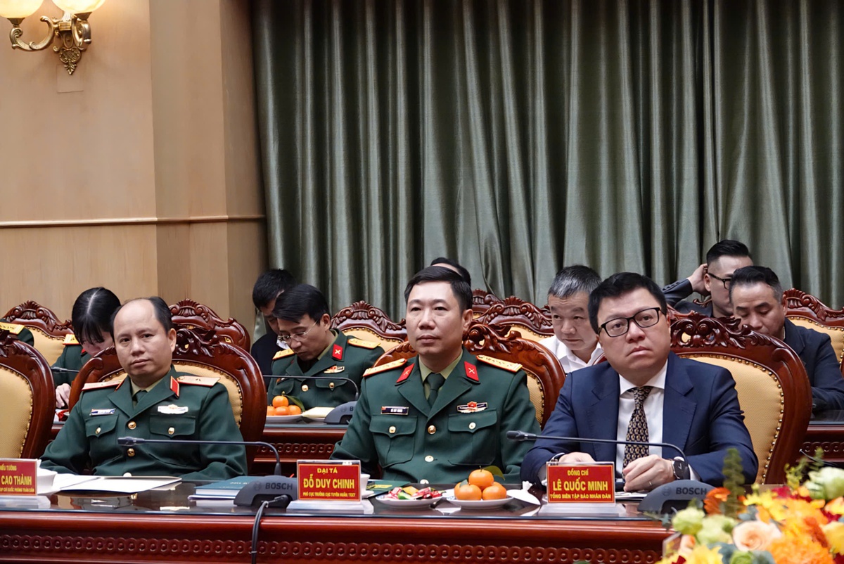 Báo Phụ nữ Việt Nam được Bộ Tư lệnh Bộ đội Biên phòng trao Bằng khen - Ảnh 2. Báo Phụ nữ Việt Nam được Bộ Tư lệnh Bộ đội Biên phòng trao Bằng khen - Ảnh 2.