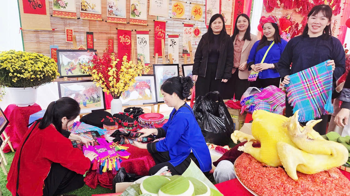 Hàng nghìn người về biên giới Lạng Sơn dự lễ hội chùa Tân Thanh- Ảnh 3. Hàng nghìn người về biên giới Lạng Sơn dự lễ hội chùa Tân Thanh- Ảnh 3.